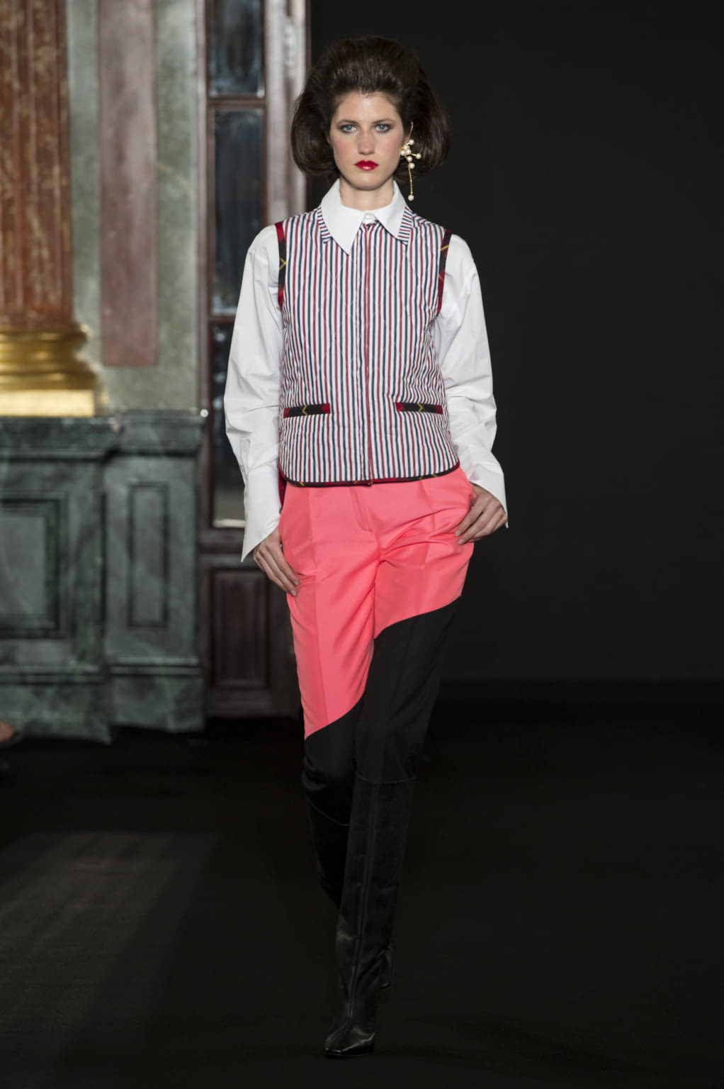 Fashion Week Paris Fall/Winter 2018 look 32 from the Ronald Van Der Kemp collection 高级定制