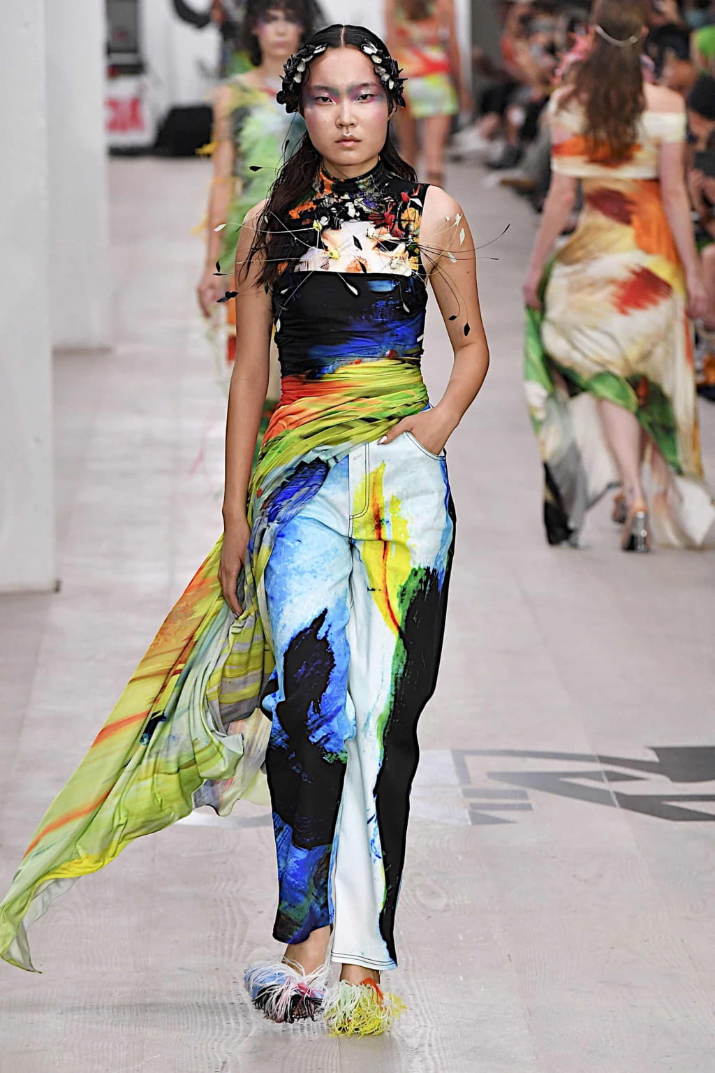 Fashion Week London Spring/Summer 2020 look 39 from the On:Off collection 女装
