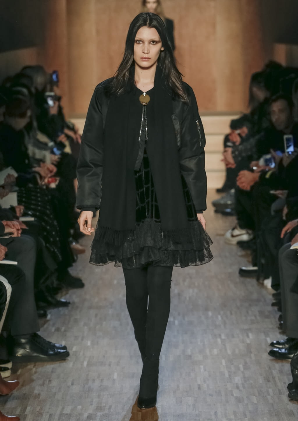 Fashion Week Paris Fall/Winter 2016 look 12 from the Givenchy collection 女装