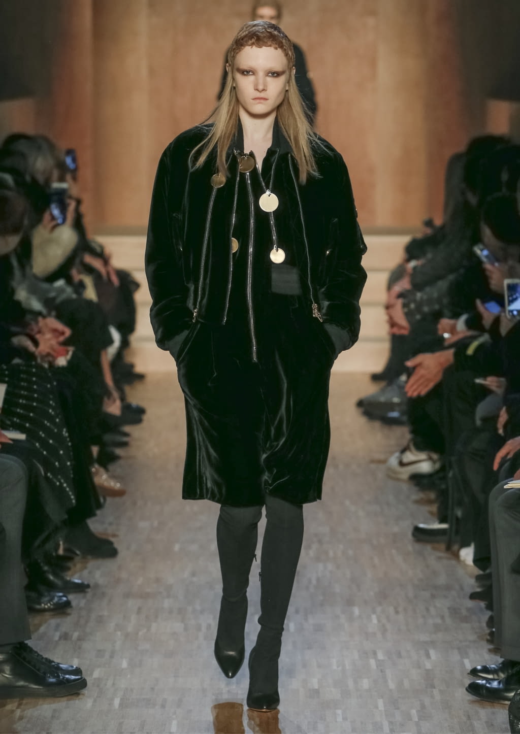 Fashion Week Paris Fall/Winter 2016 look 16 from the Givenchy collection womenswear