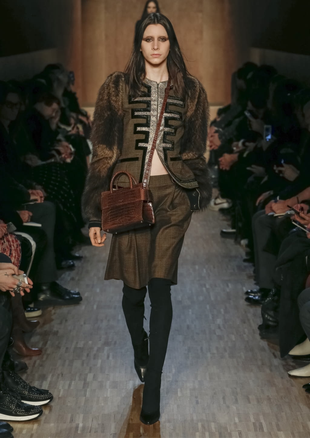 Fashion Week Paris Fall/Winter 2016 look 26 de la collection Givenchy womenswear