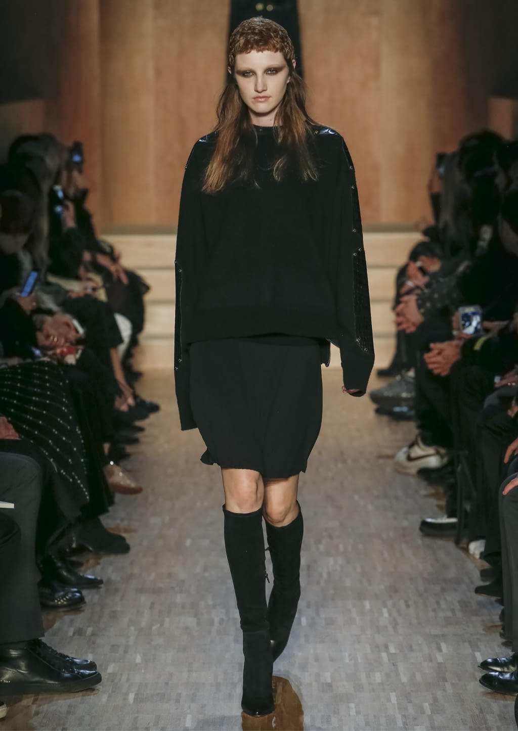 Fashion Week Paris Fall/Winter 2016 look 33 from the Givenchy collection womenswear