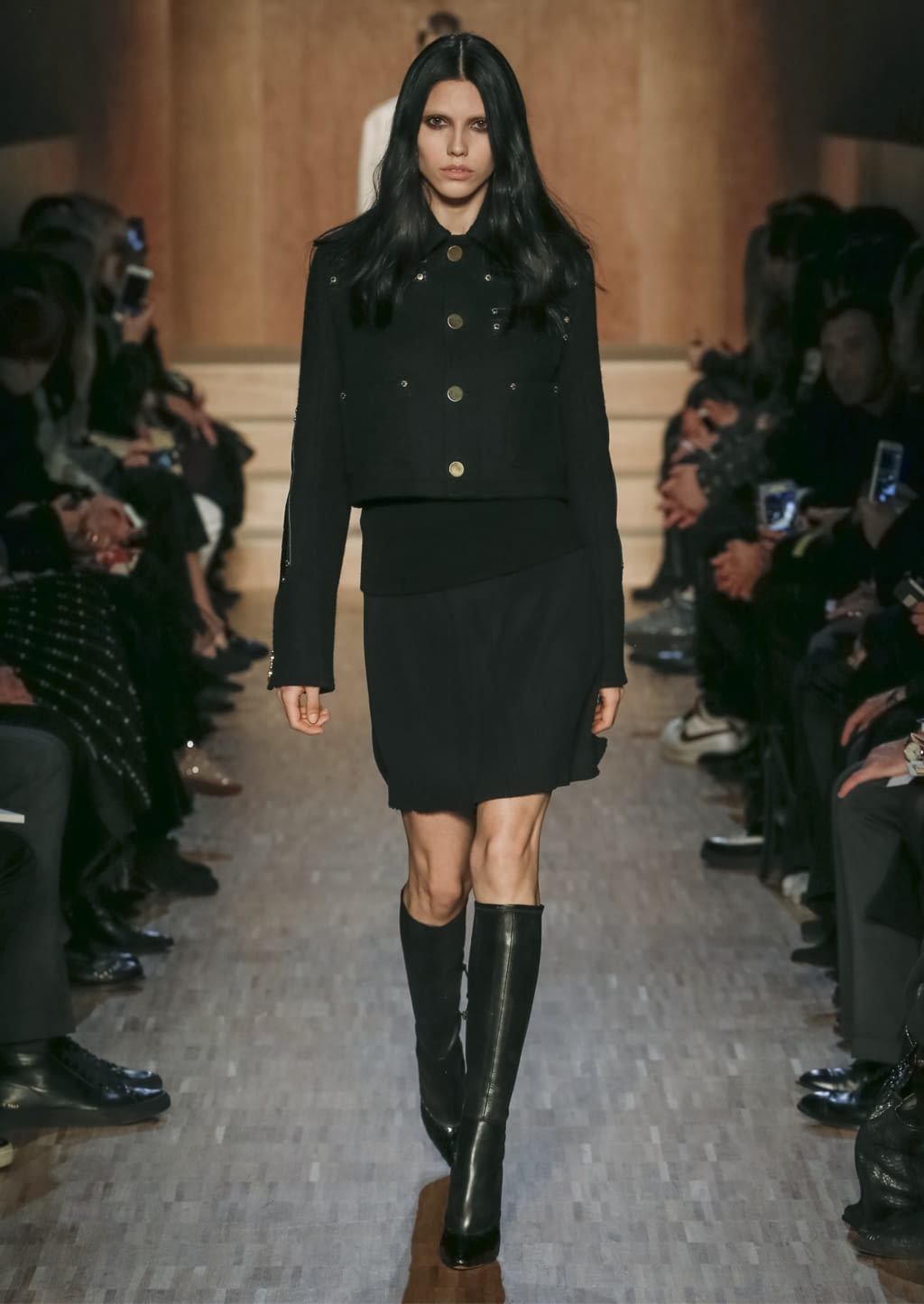 Fashion Week Paris Fall/Winter 2016 look 34 from the Givenchy collection 女装