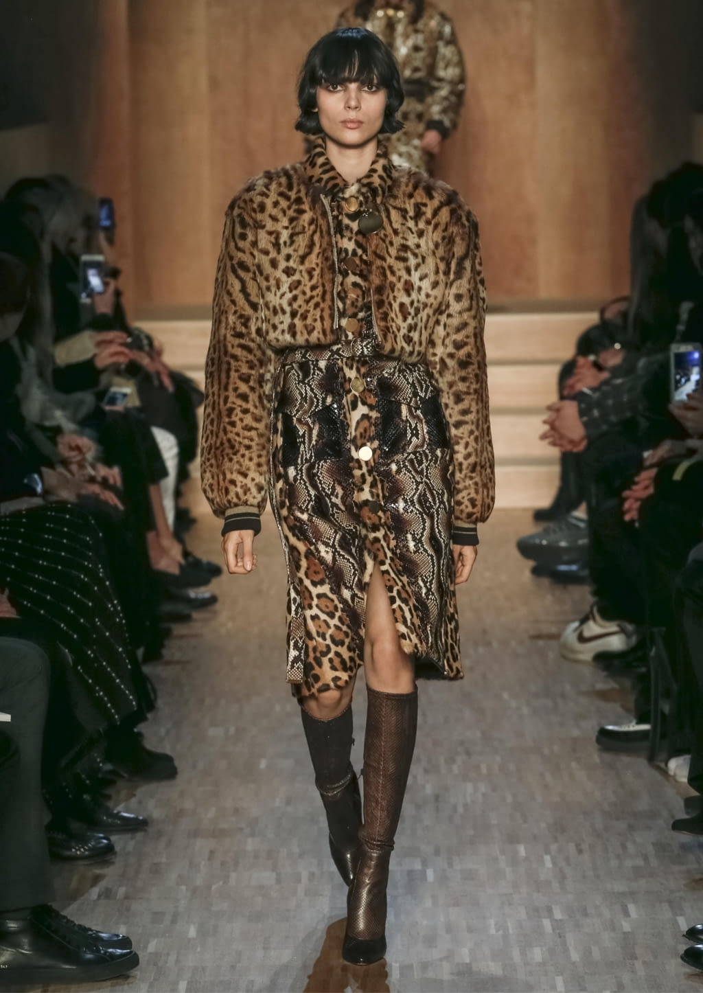 Fashion Week Paris Fall/Winter 2016 look 41 from the Givenchy collection 女装