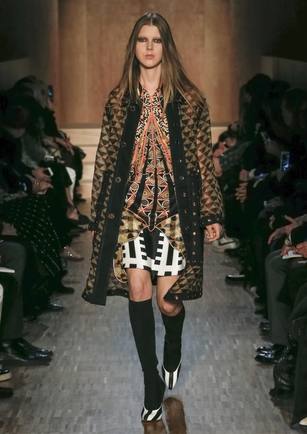 Fashion Week Paris Fall/Winter 2016 look 49 de la collection Givenchy womenswear