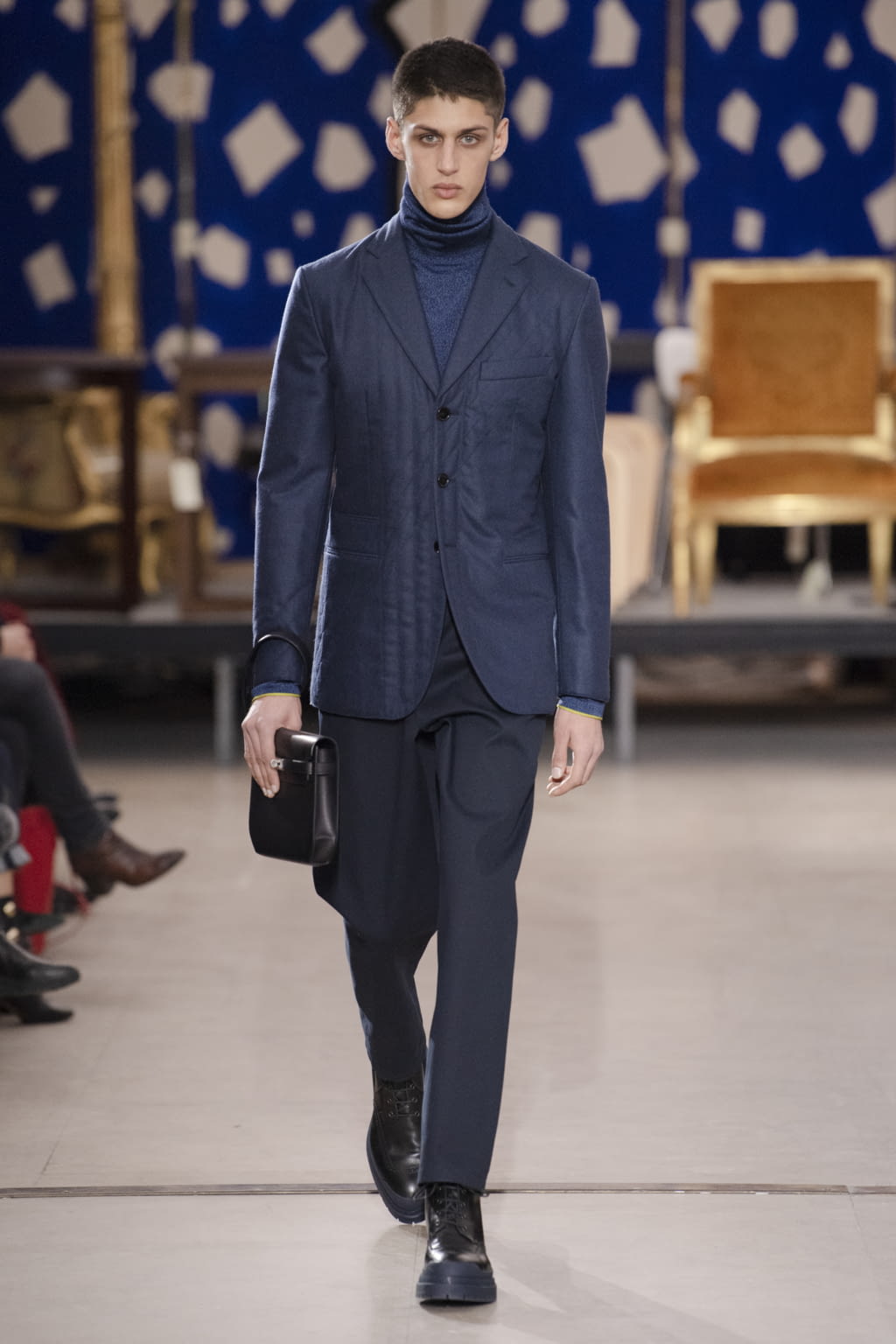 Fashion Week Paris Fall/Winter 2019 look 2 from the Hermès collection menswear