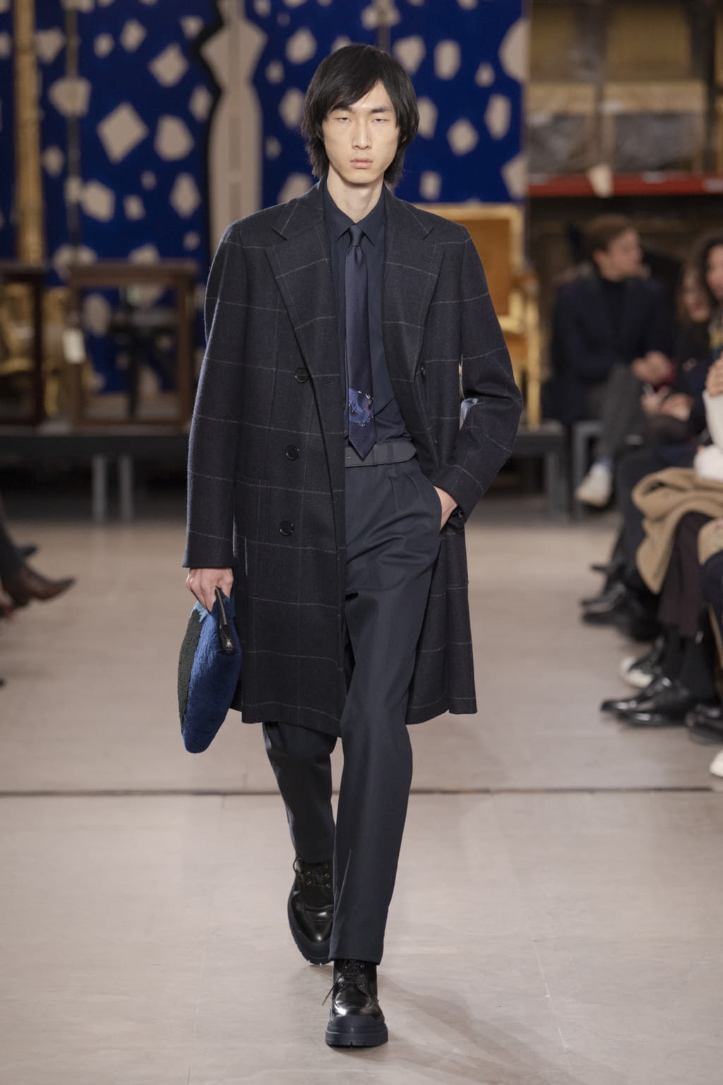Fashion Week Paris Fall/Winter 2019 look 9 from the Hermès collection menswear