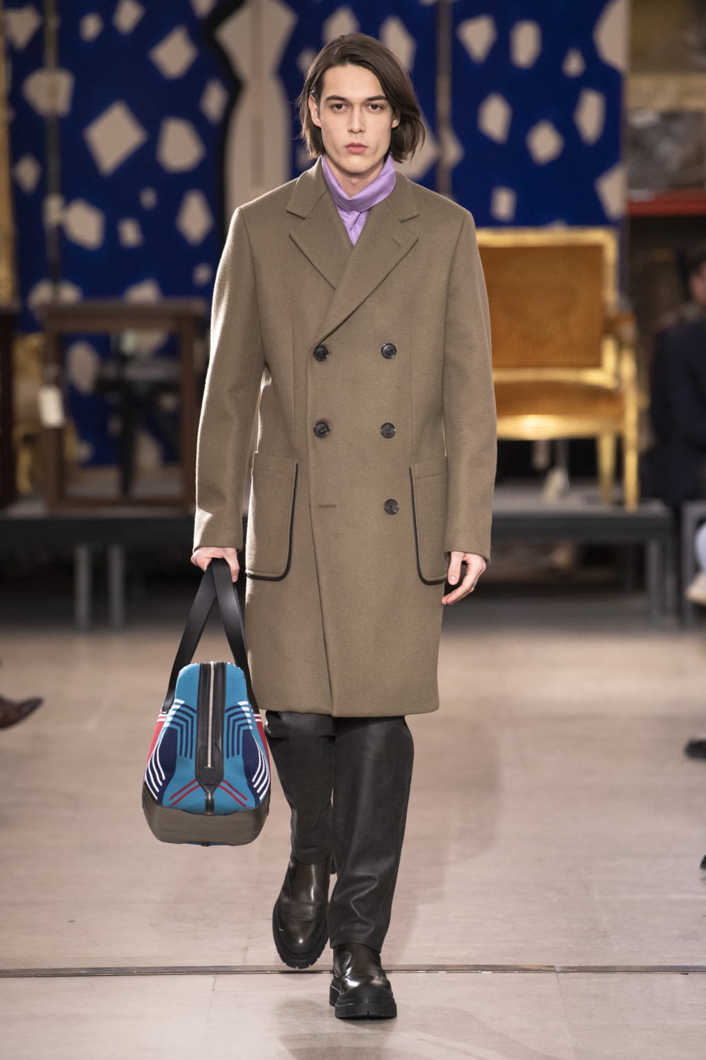 Fashion Week Paris Fall/Winter 2019 look 14 from the Hermès collection 男装
