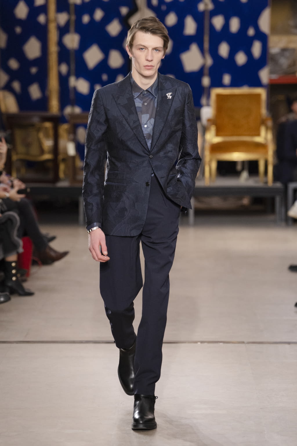 Fashion Week Paris Fall/Winter 2019 look 44 from the Hermès collection menswear