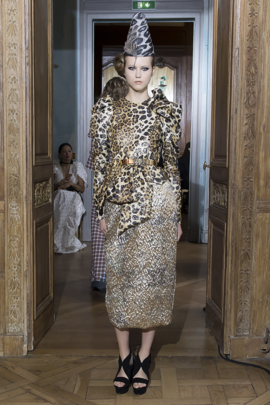 Fashion Week Paris Fall/Winter 2017 look 14 from the Ronald Van Der Kemp collection couture