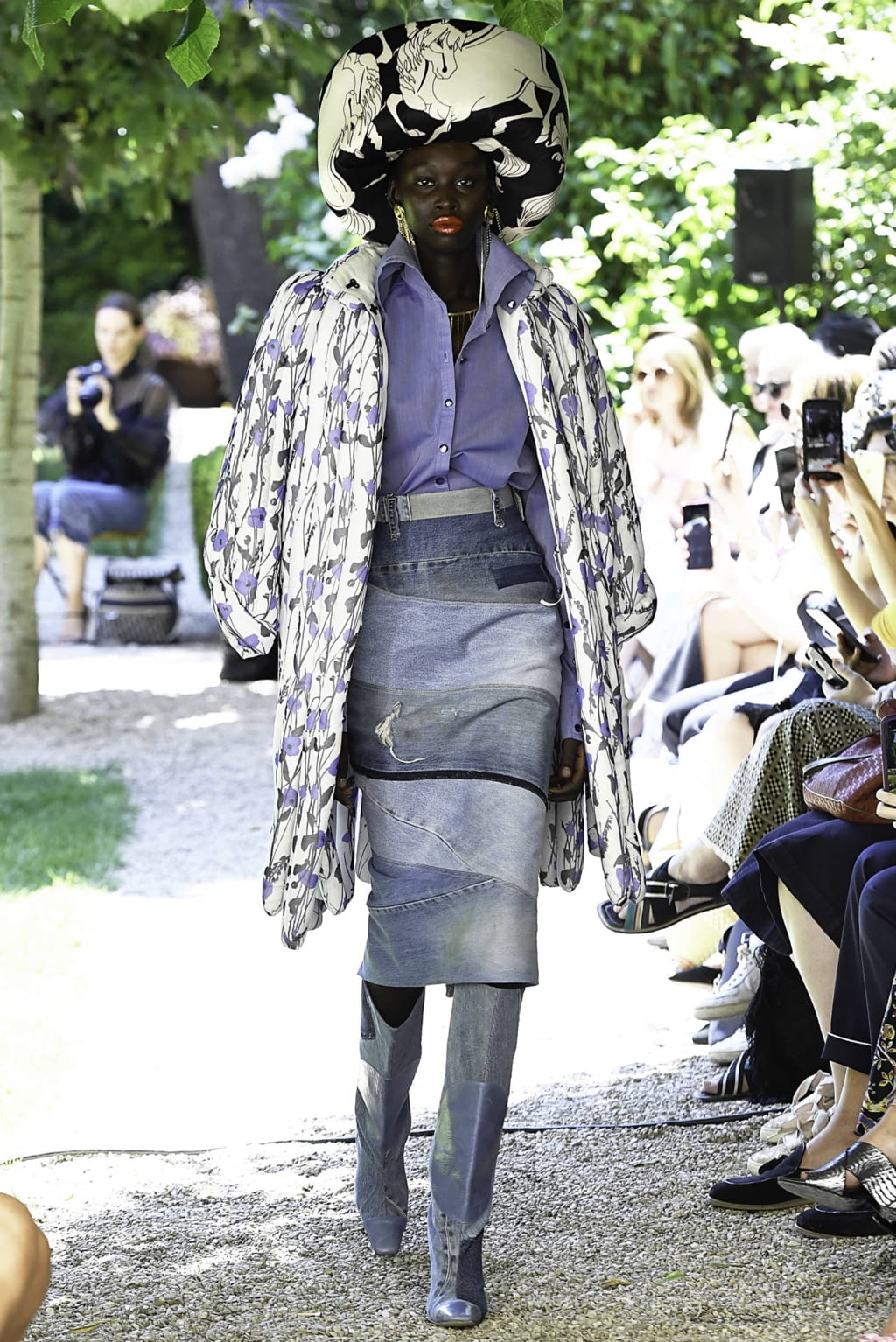 Fashion Week Paris Fall/Winter 2019 look 4 de la collection Ronald Van Der Kemp couture