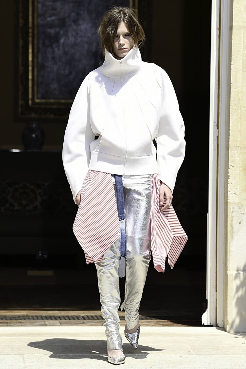 Fashion Week Paris Fall/Winter 2019 look 6 from the Ronald Van Der Kemp collection couture
