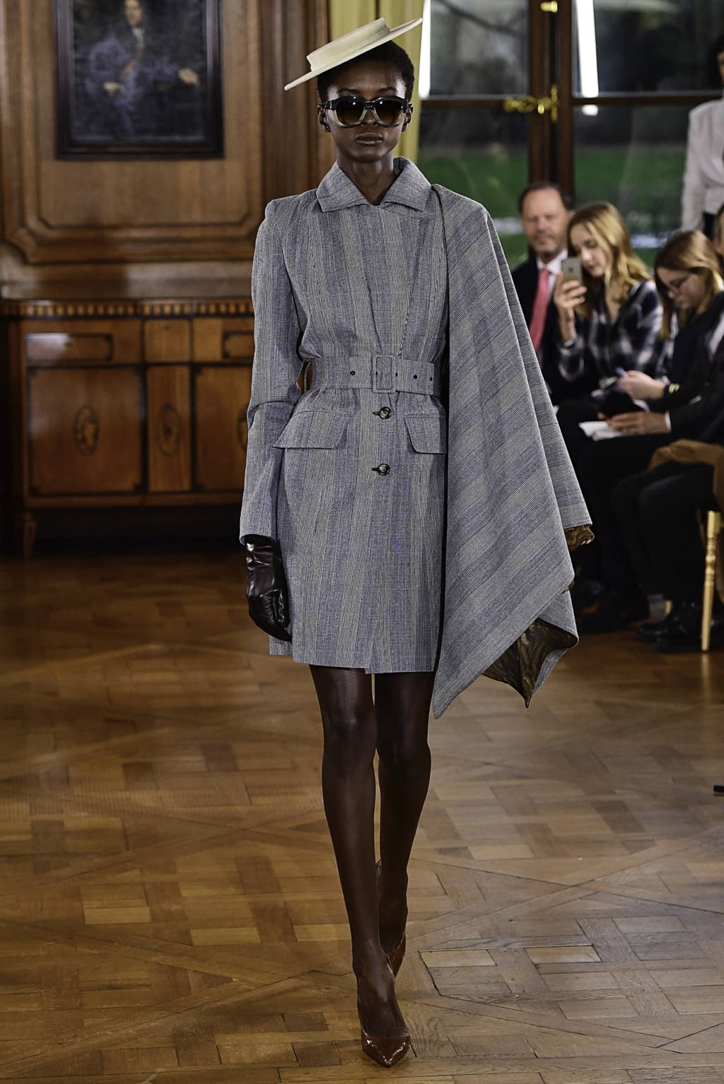 Fashion Week Paris Spring/Summer 2019 look 3 de la collection Ronald Van Der Kemp couture