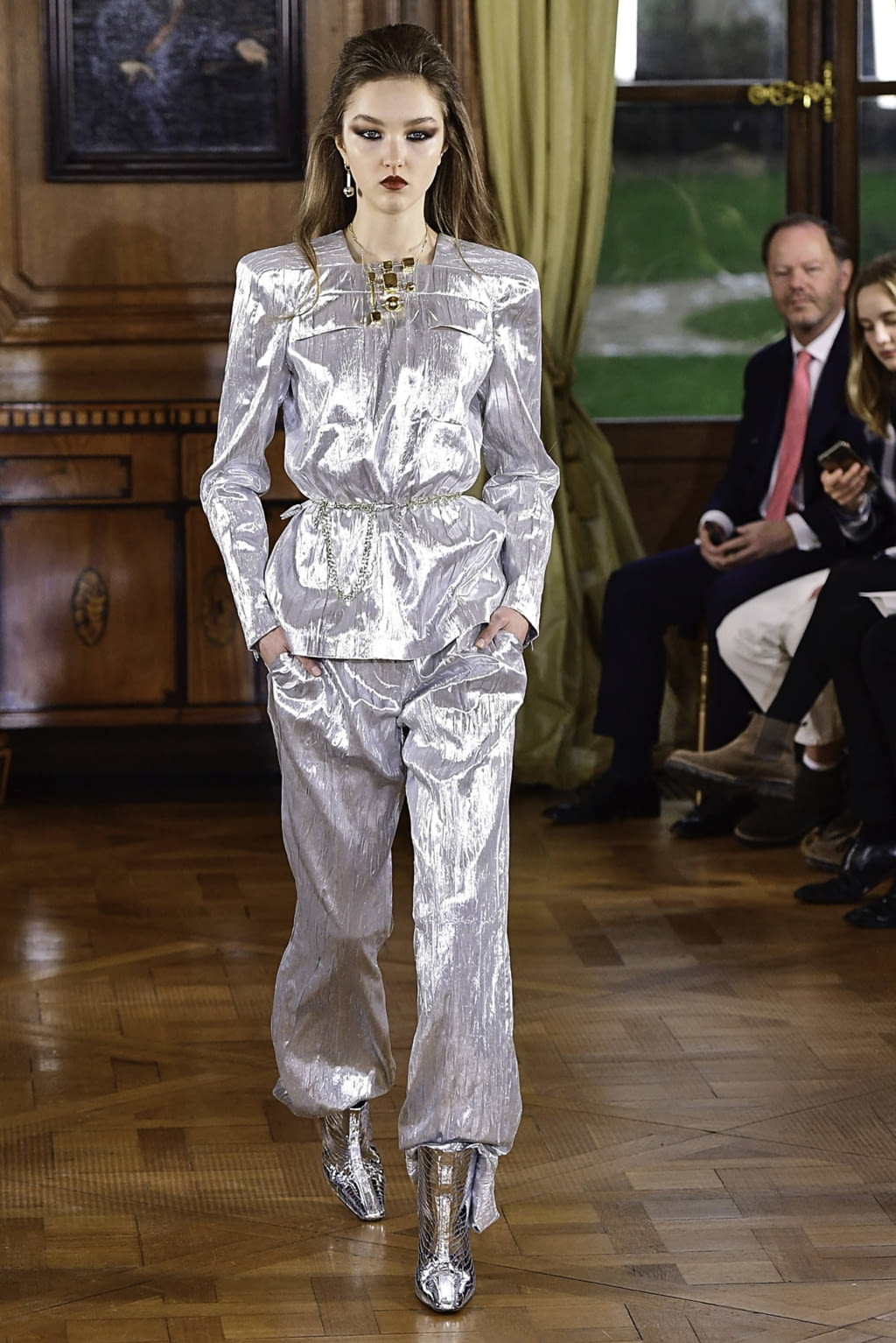 Fashion Week Paris Spring/Summer 2019 look 5 from the Ronald Van Der Kemp collection couture