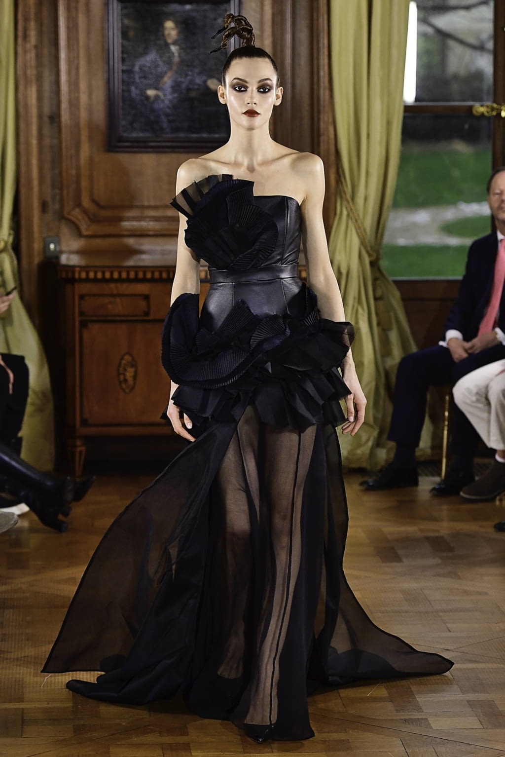 Fashion Week Paris Spring/Summer 2019 look 15 from the Ronald Van Der Kemp collection couture