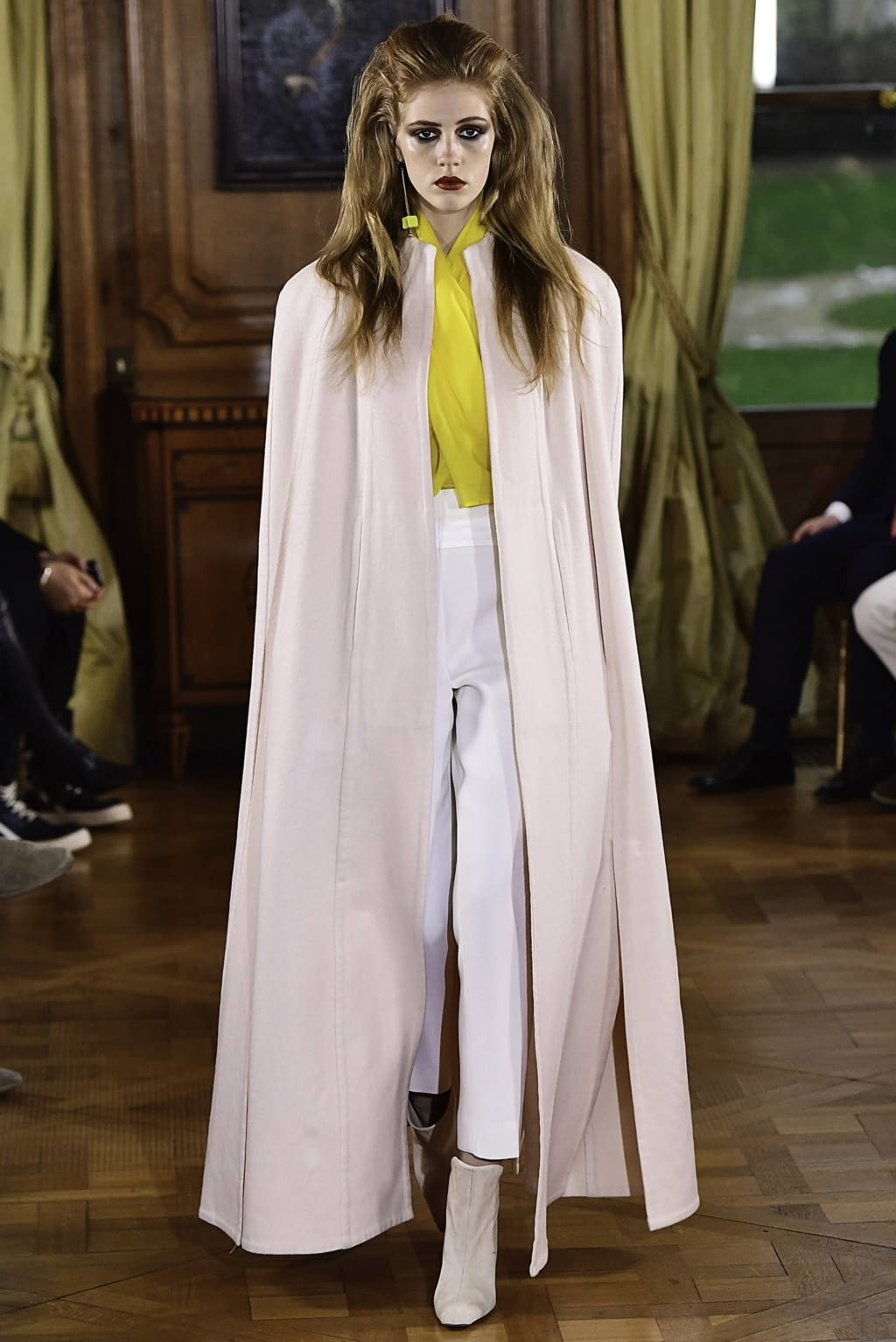 Fashion Week Paris Spring/Summer 2019 look 21 from the Ronald Van Der Kemp collection couture