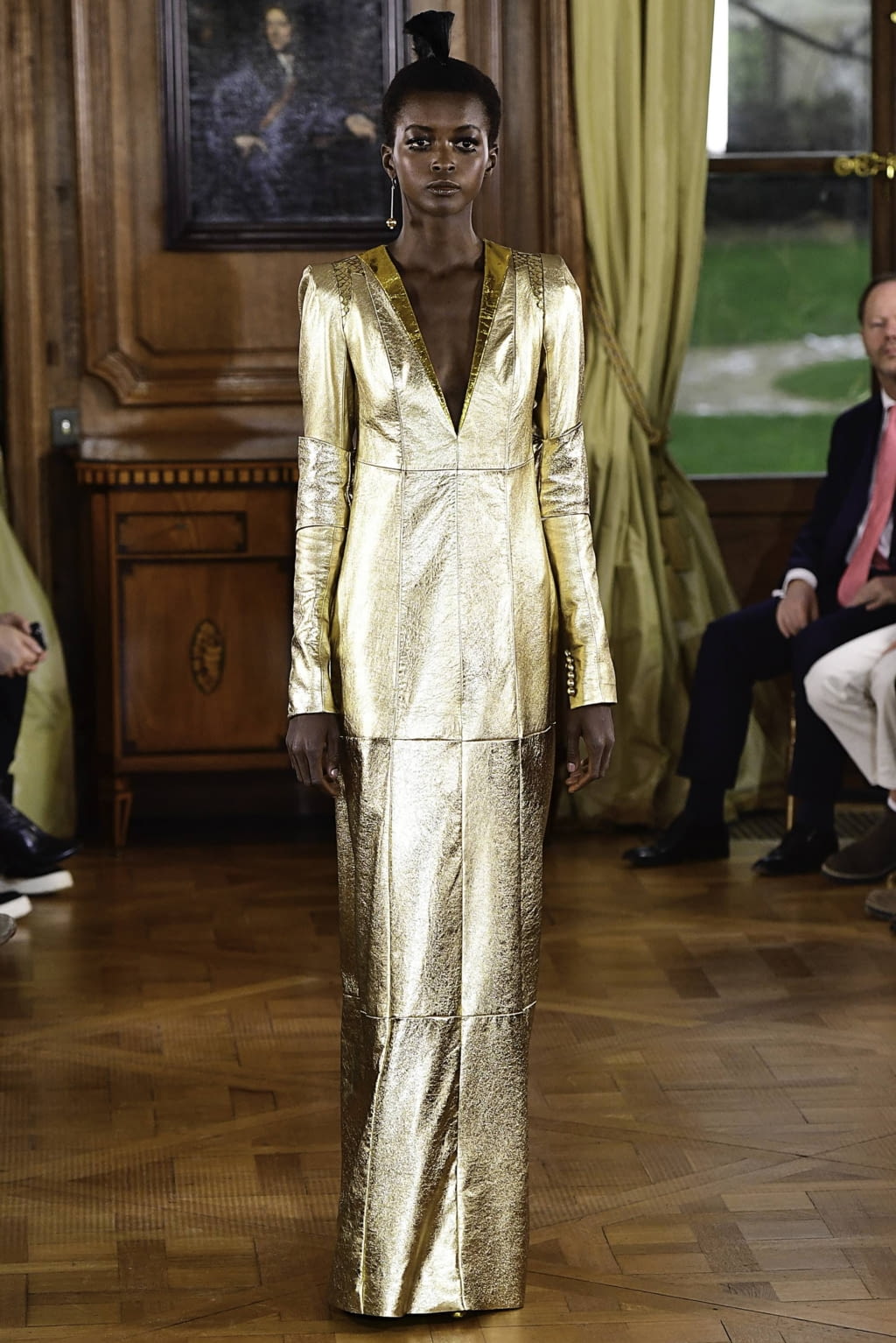 Fashion Week Paris Spring/Summer 2019 look 22 from the Ronald Van Der Kemp collection couture