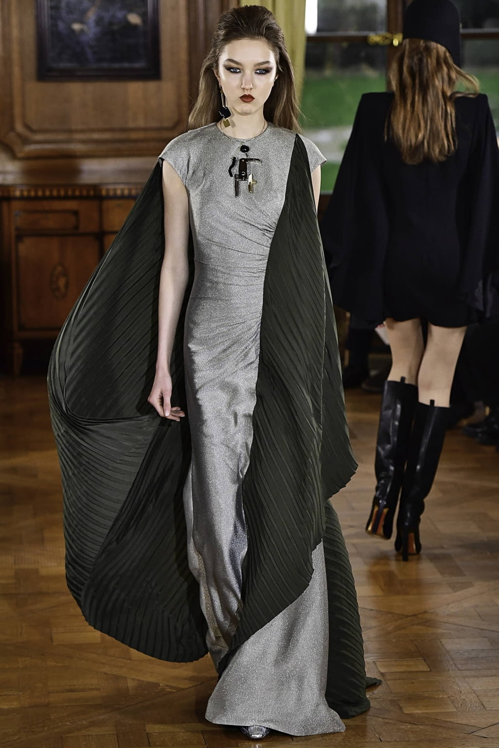 Fashion Week Paris Spring/Summer 2019 look 24 from the Ronald Van Der Kemp collection couture