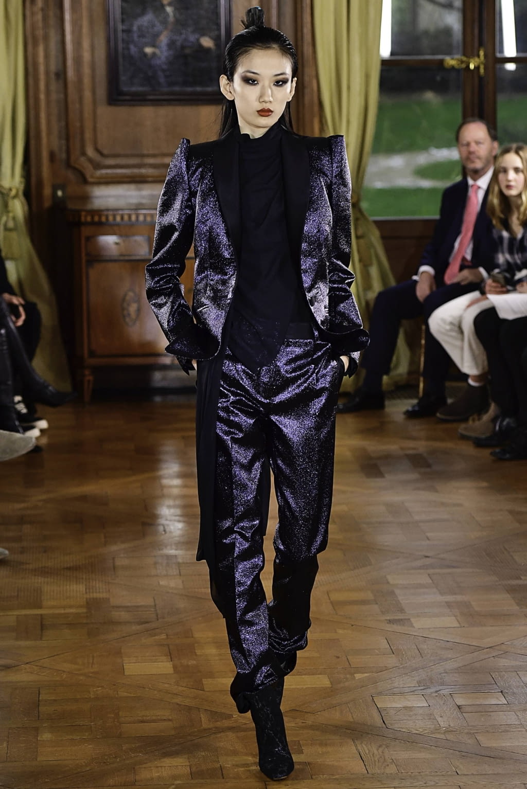 Fashion Week Paris Spring/Summer 2019 look 30 de la collection Ronald Van Der Kemp couture