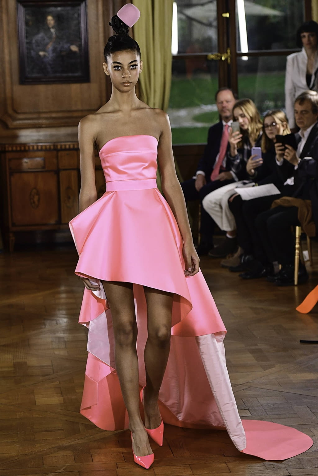 Fashion Week Paris Spring/Summer 2019 look 31 from the Ronald Van Der Kemp collection couture