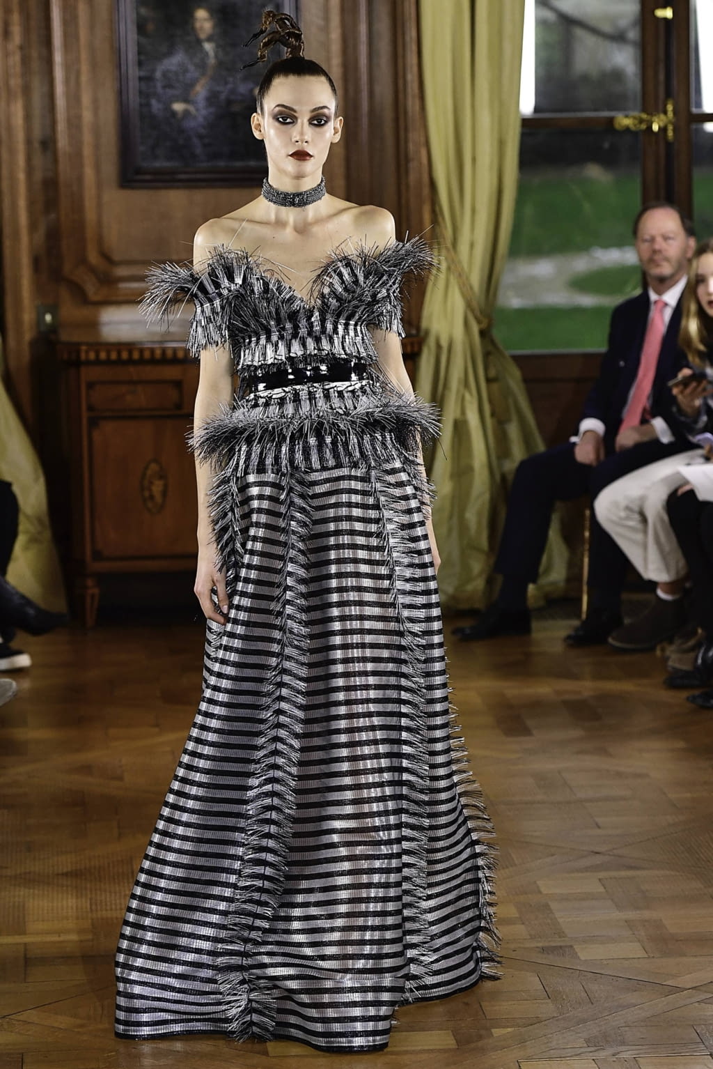 Fashion Week Paris Spring/Summer 2019 look 37 de la collection Ronald Van Der Kemp couture