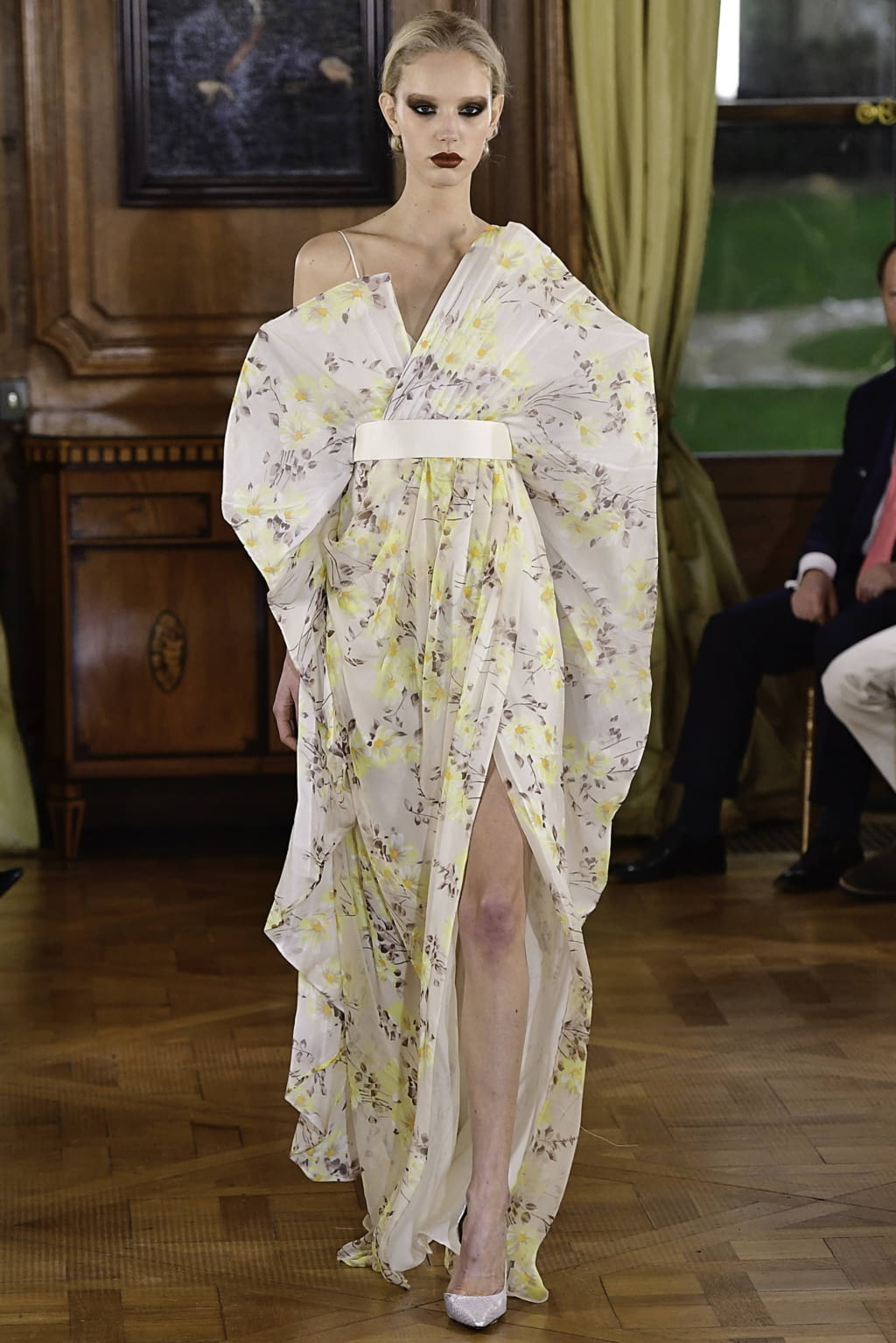 Fashion Week Paris Spring/Summer 2019 look 39 de la collection Ronald Van Der Kemp couture