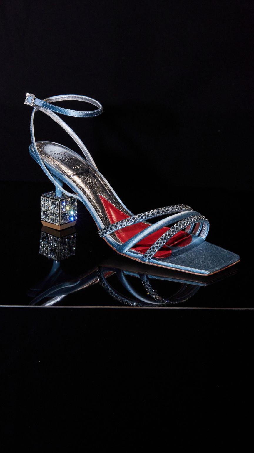 Fashion Week Paris Spring/Summer 2023 look 4 from the Roger Vivier collection womenswear accessories