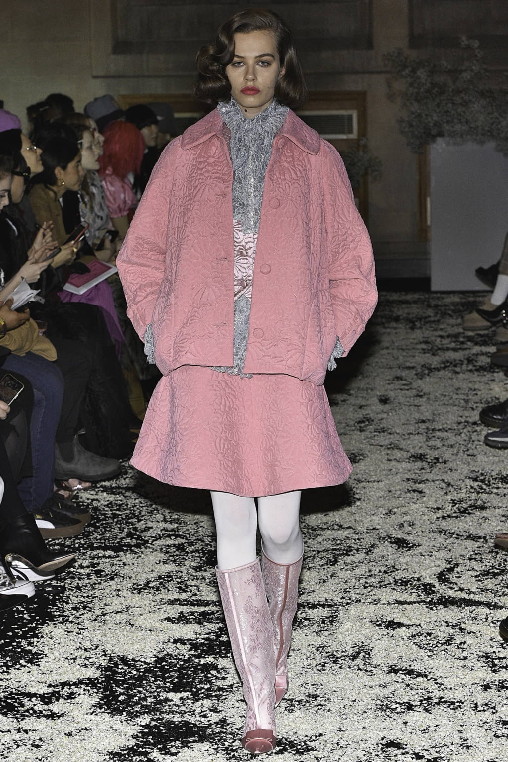 Fashion Week London Fall/Winter 2019 look 15 from the Ryan Lo collection 女装