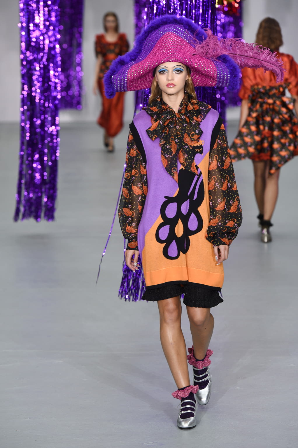 Fashion Week London Spring/Summer 2017 look 21 from the Ryan Lo collection 女装