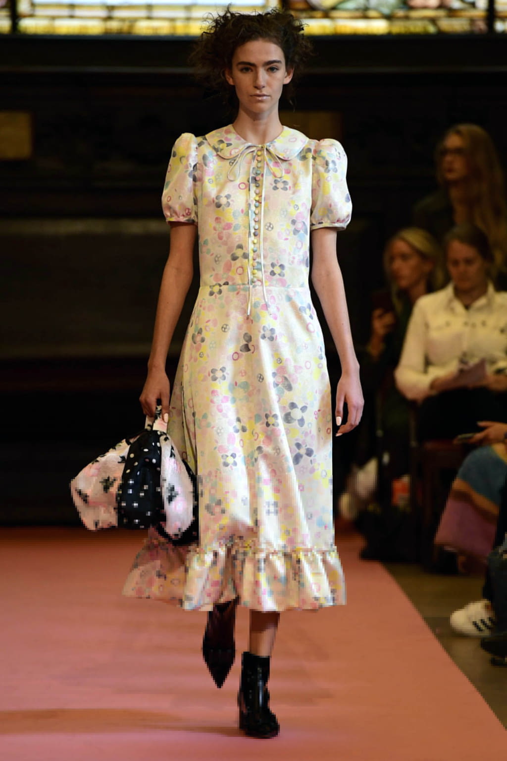 Fashion Week London Spring/Summer 2019 look 2 from the Ryan Lo collection womenswear