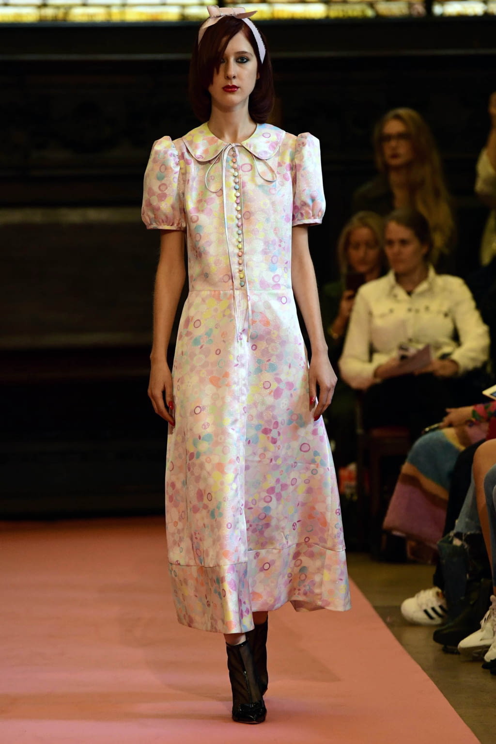 Fashion Week London Spring/Summer 2019 look 5 from the Ryan Lo collection 女装