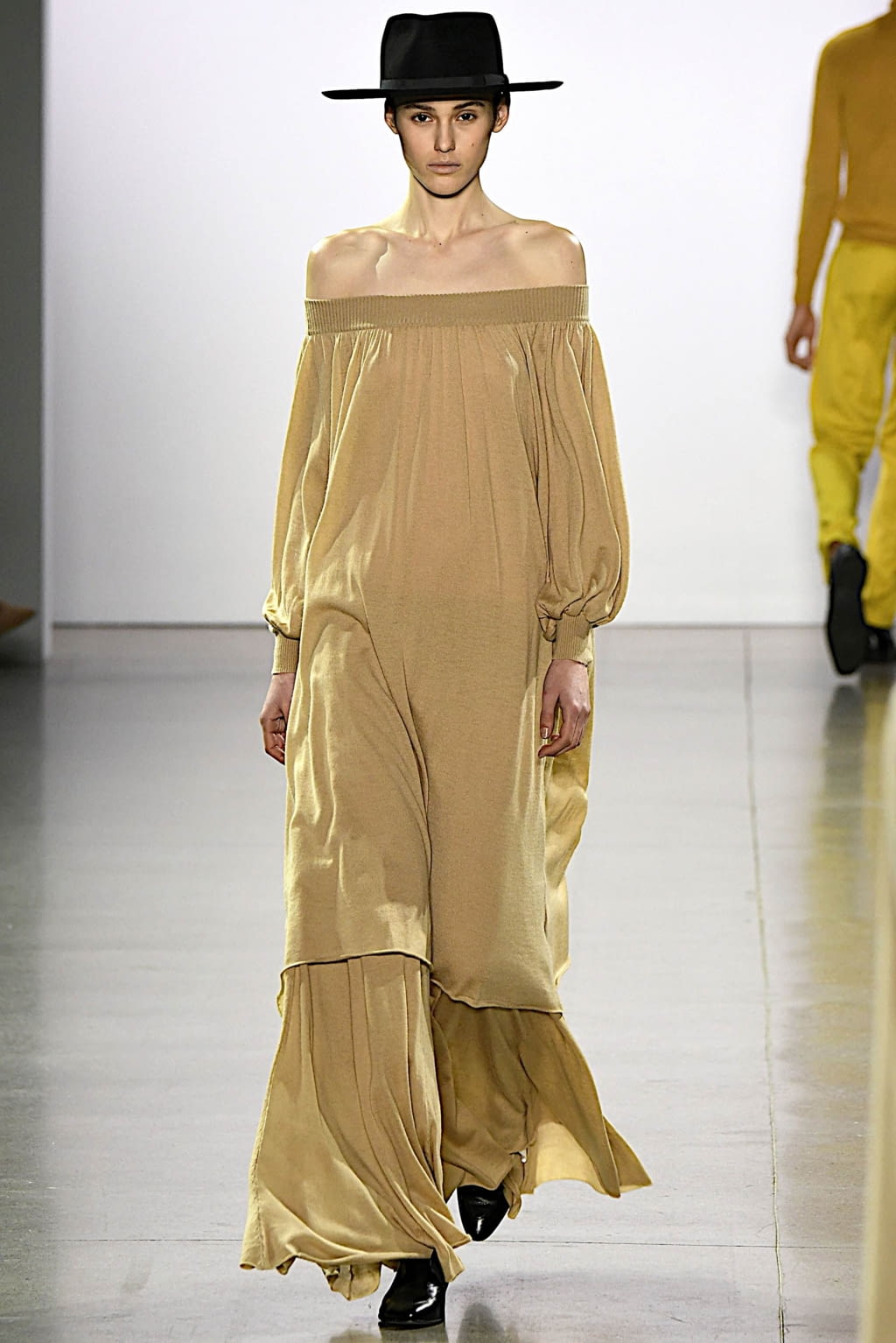 Fashion Week New York Fall/Winter 2019 look 16 from the Ryan Roche collection womenswear