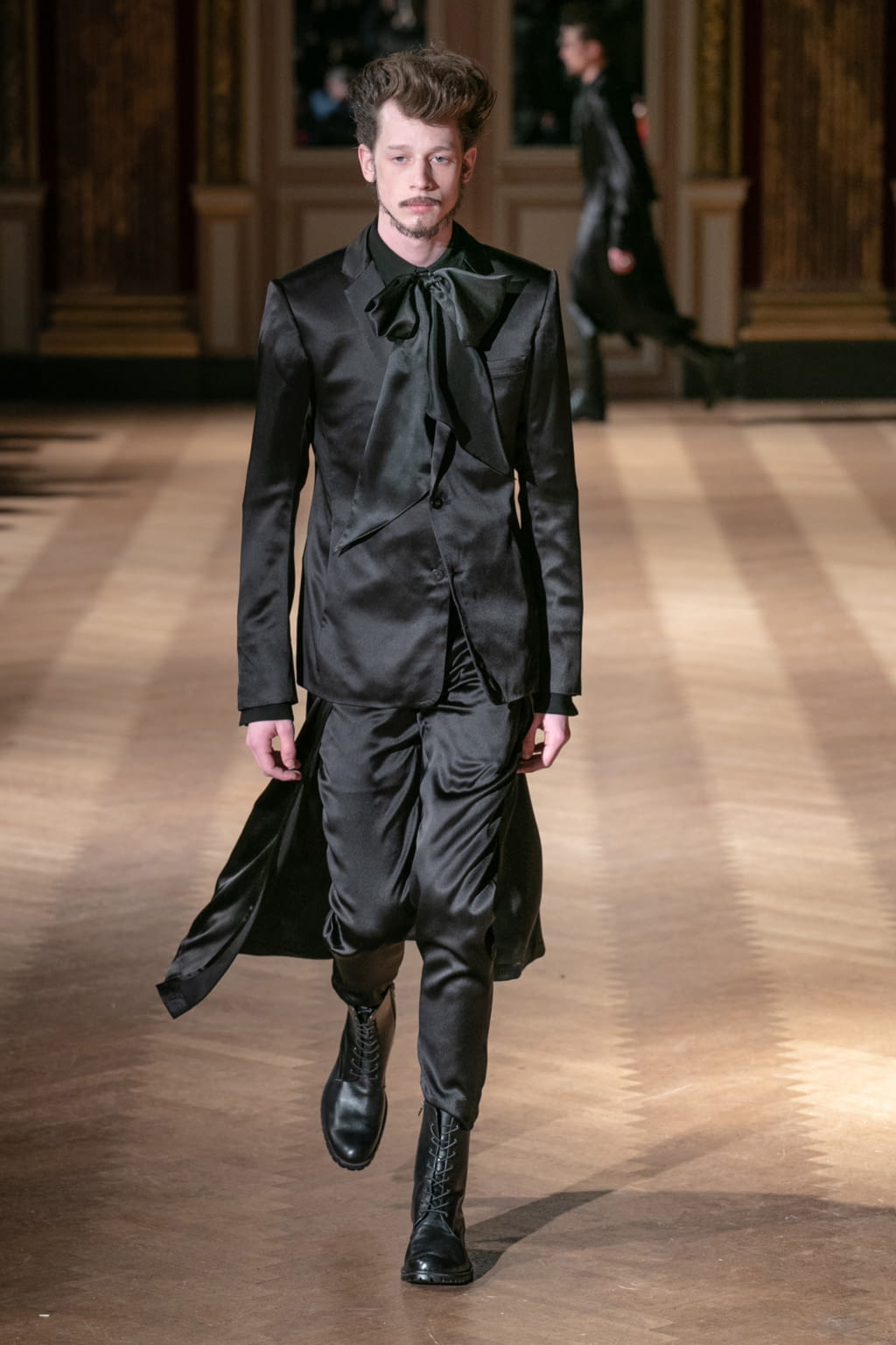 Fashion Week Paris Fall/Winter 2020 look 3 from the Rynshu collection menswear