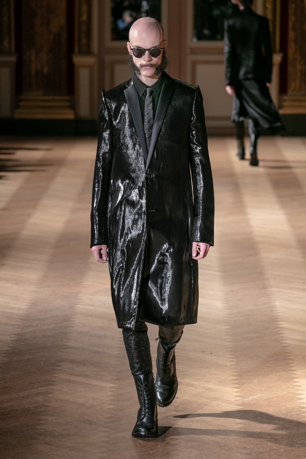 Fashion Week Paris Fall/Winter 2020 look 4 from the Rynshu collection 男装