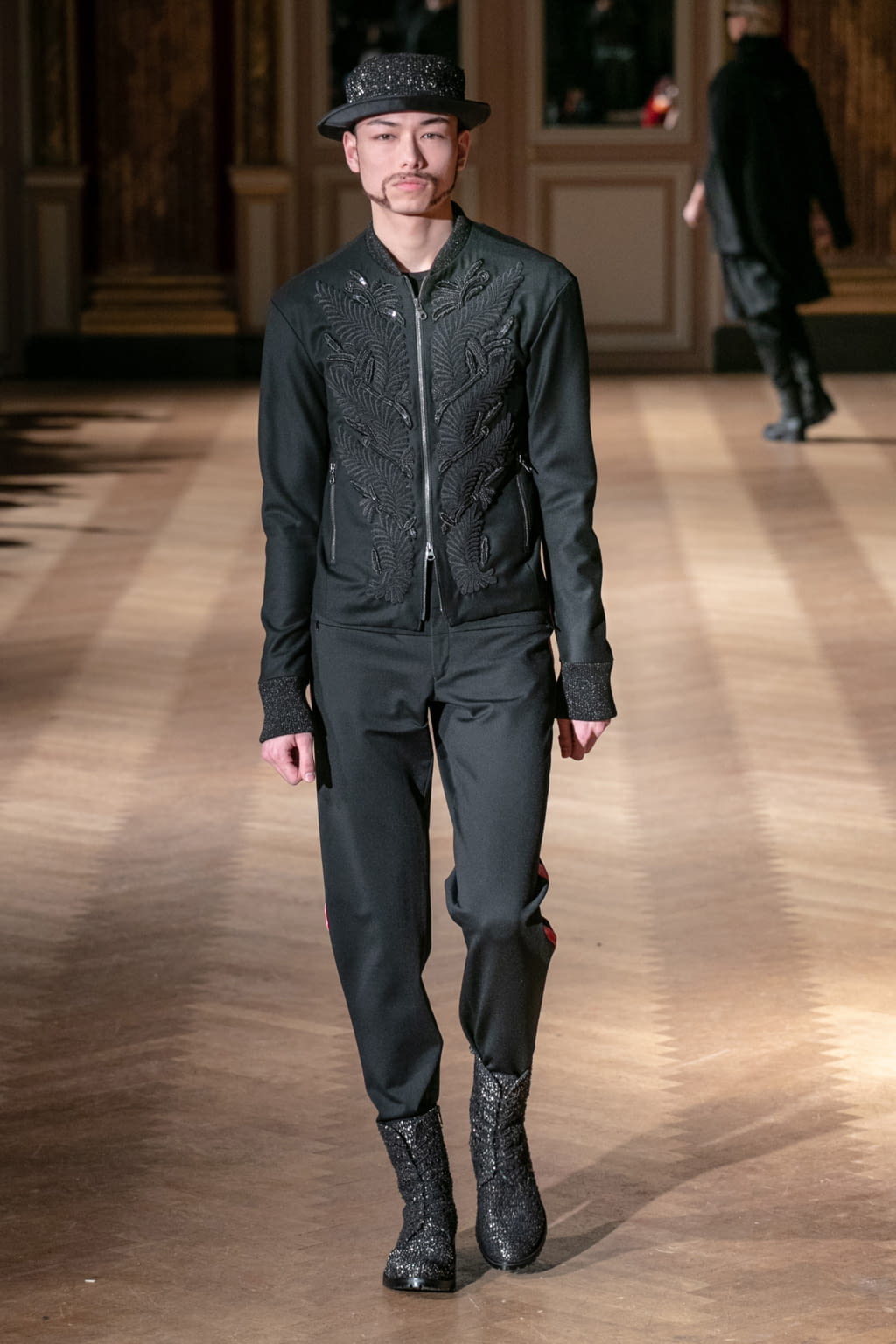 Fashion Week Paris Fall/Winter 2020 look 8 from the Rynshu collection menswear