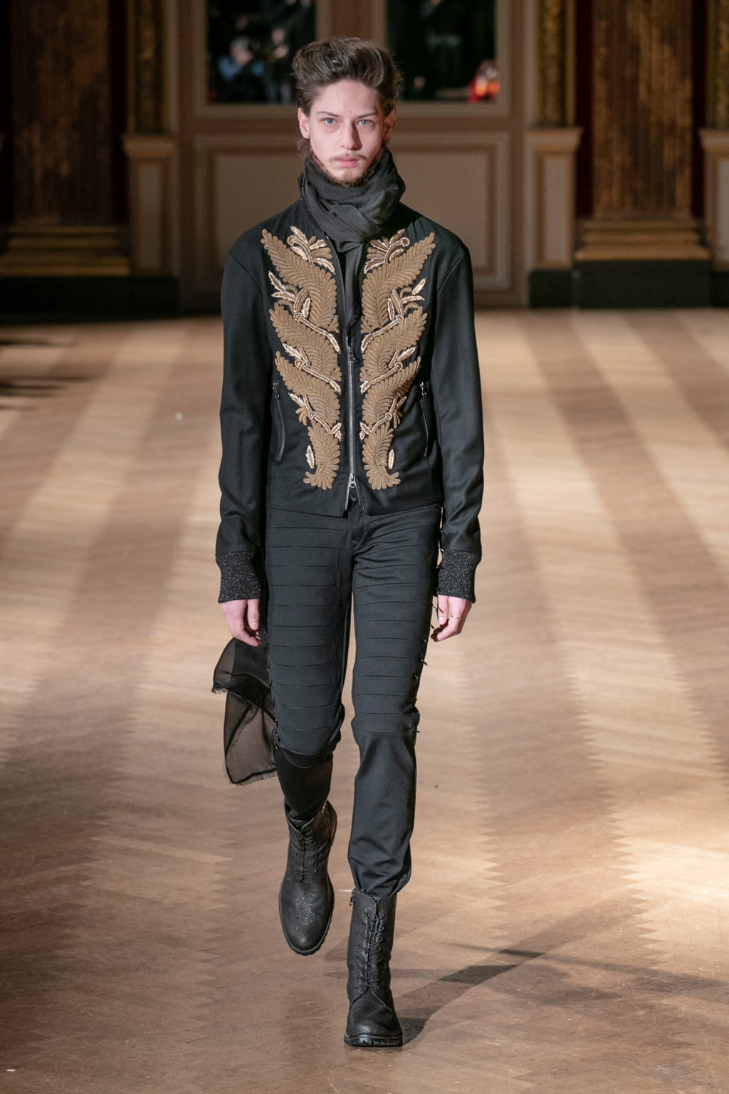 Fashion Week Paris Fall/Winter 2020 look 9 from the Rynshu collection 男装