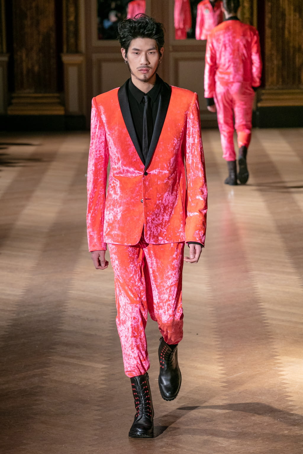 Fashion Week Paris Fall/Winter 2020 look 13 from the Rynshu collection 男装
