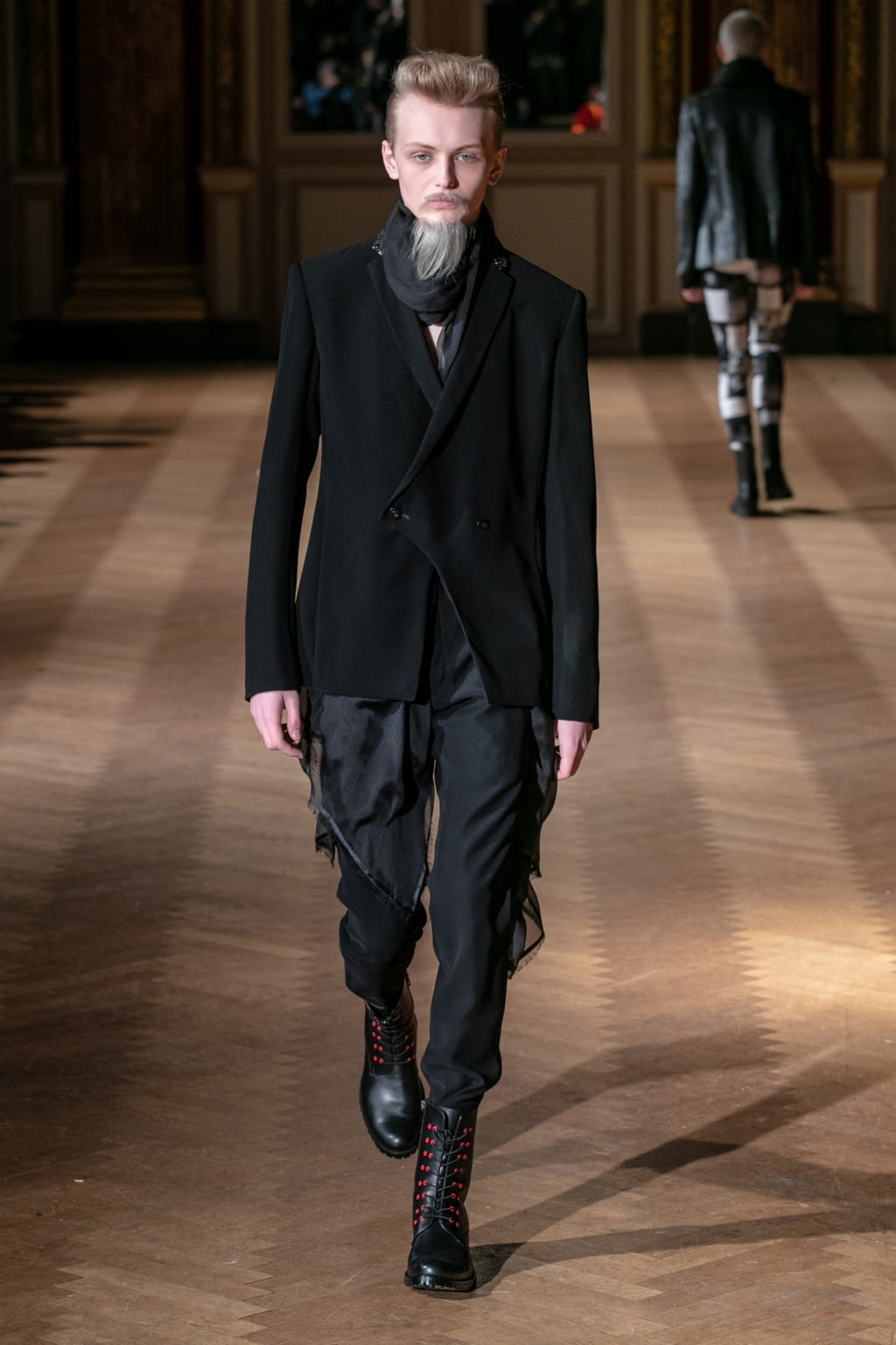 Fashion Week Paris Fall/Winter 2020 look 33 from the Rynshu collection menswear