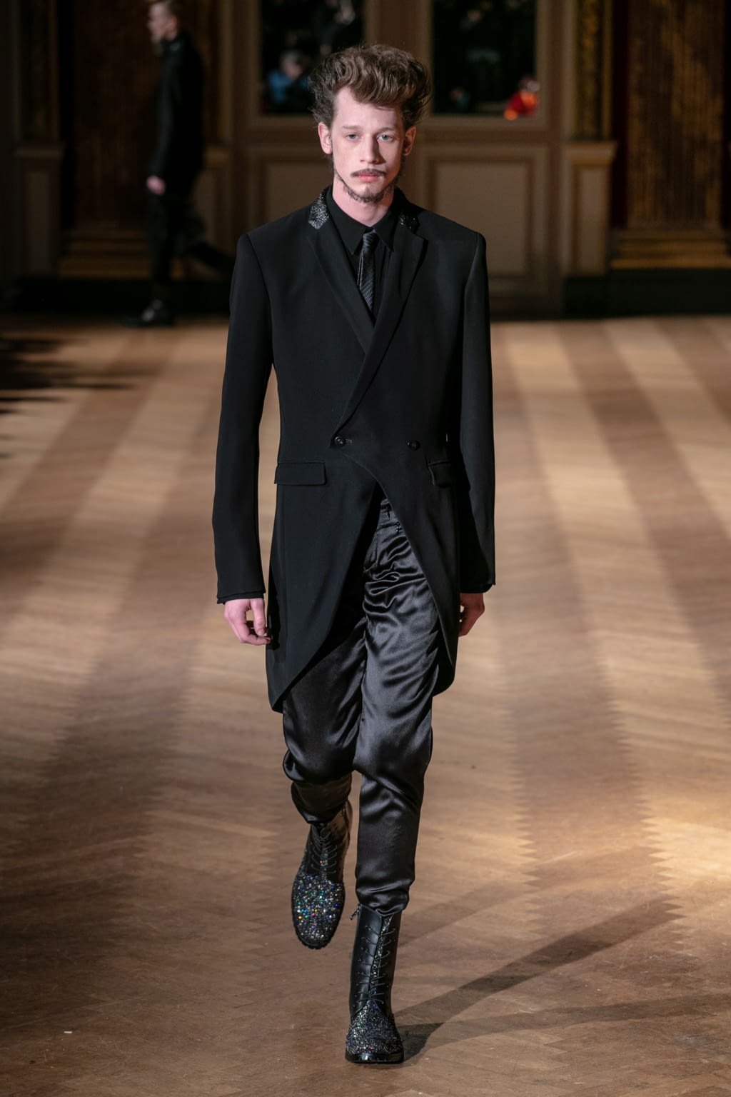 Fashion Week Paris Fall/Winter 2020 look 34 from the Rynshu collection 男装