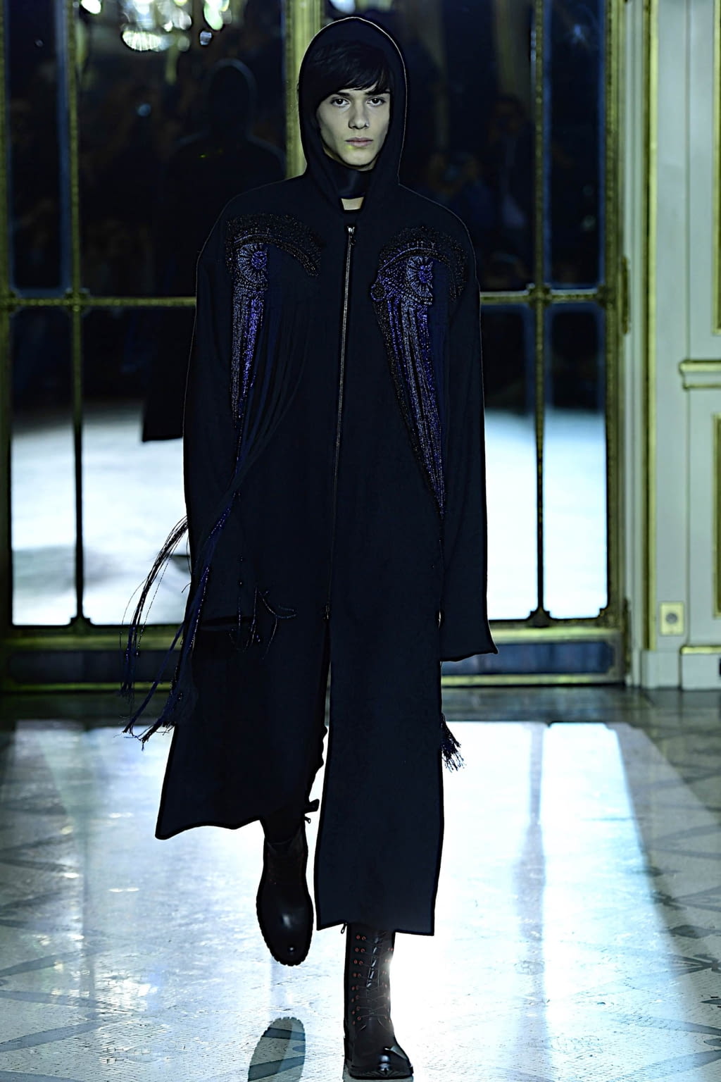 Fashion Week Paris Fall/Winter 2019 look 3 from the Rynshu collection 男装