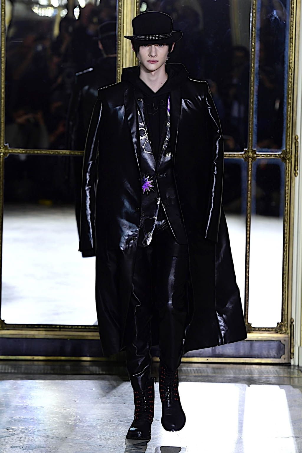 Fashion Week Paris Fall/Winter 2019 look 12 from the Rynshu collection 男装