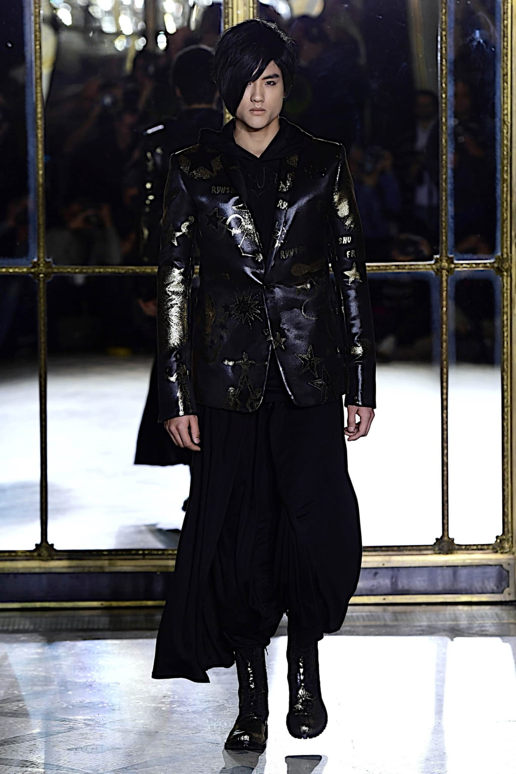 Fashion Week Paris Fall/Winter 2019 look 19 from the Rynshu collection menswear