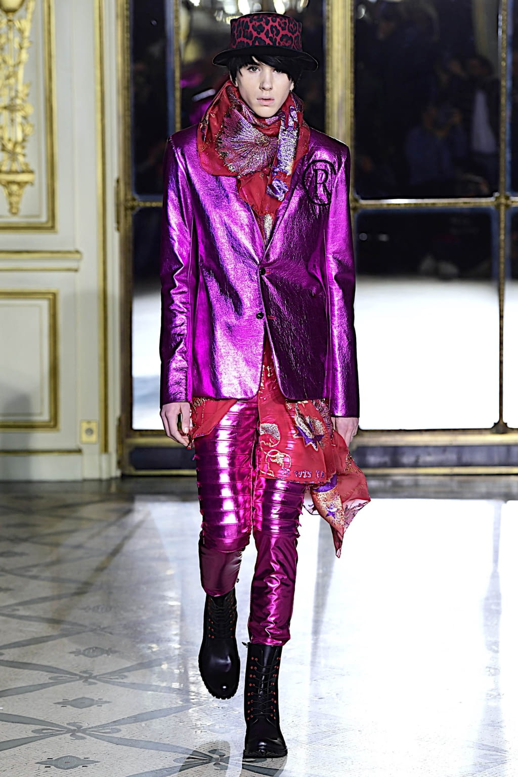 Fashion Week Paris Fall/Winter 2019 look 24 from the Rynshu collection 男装