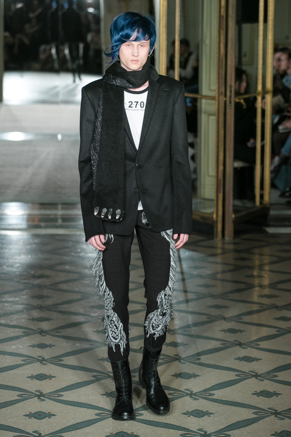 Fashion Week Paris Fall/Winter 2018 look 4 from the Rynshu collection 男装