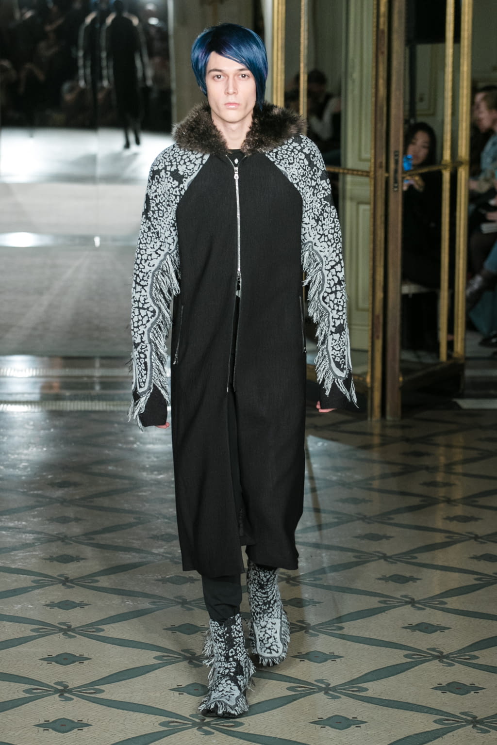 Fashion Week Paris Fall/Winter 2018 look 5 from the Rynshu collection 男装