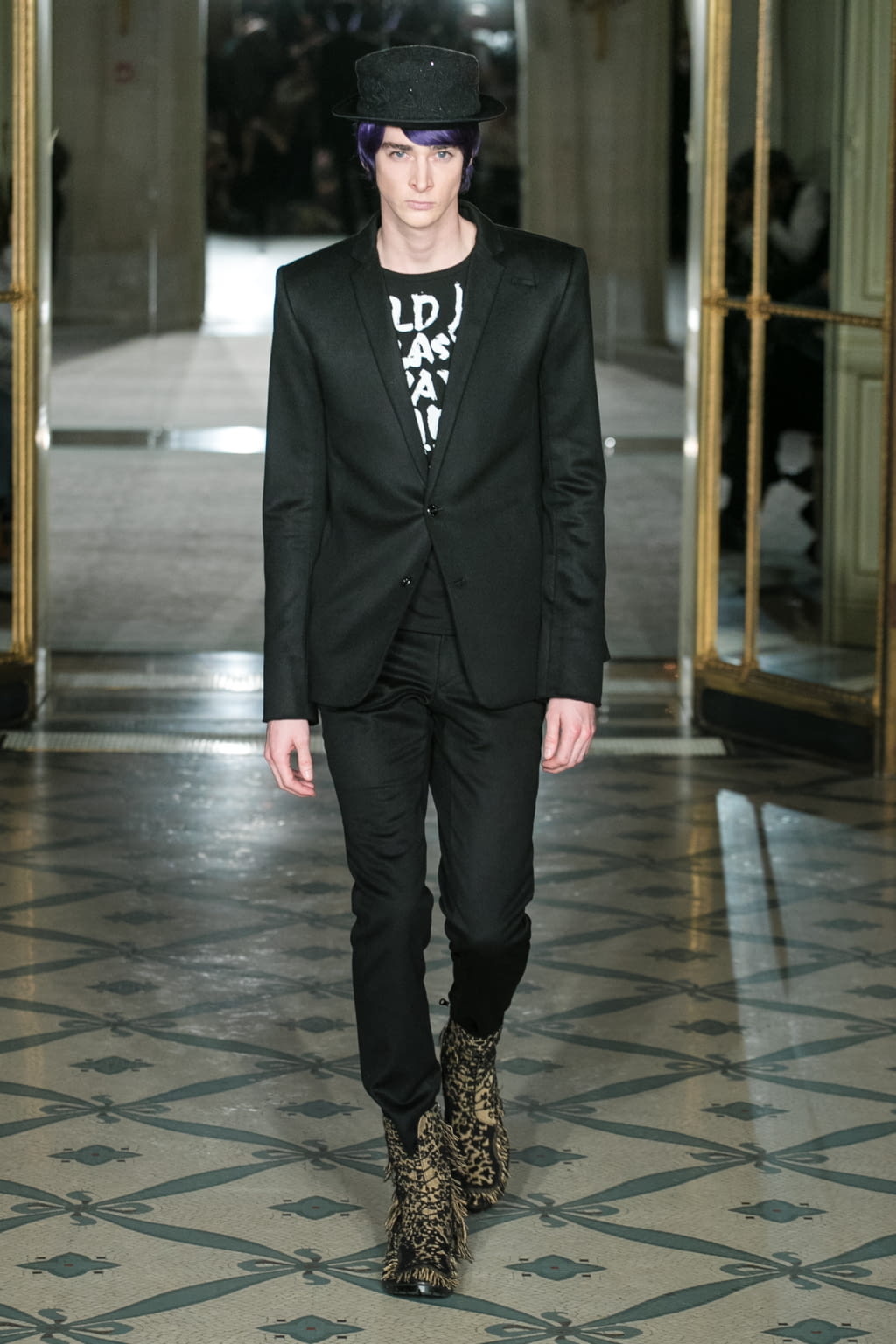 Fashion Week Paris Fall/Winter 2018 look 12 from the Rynshu collection menswear