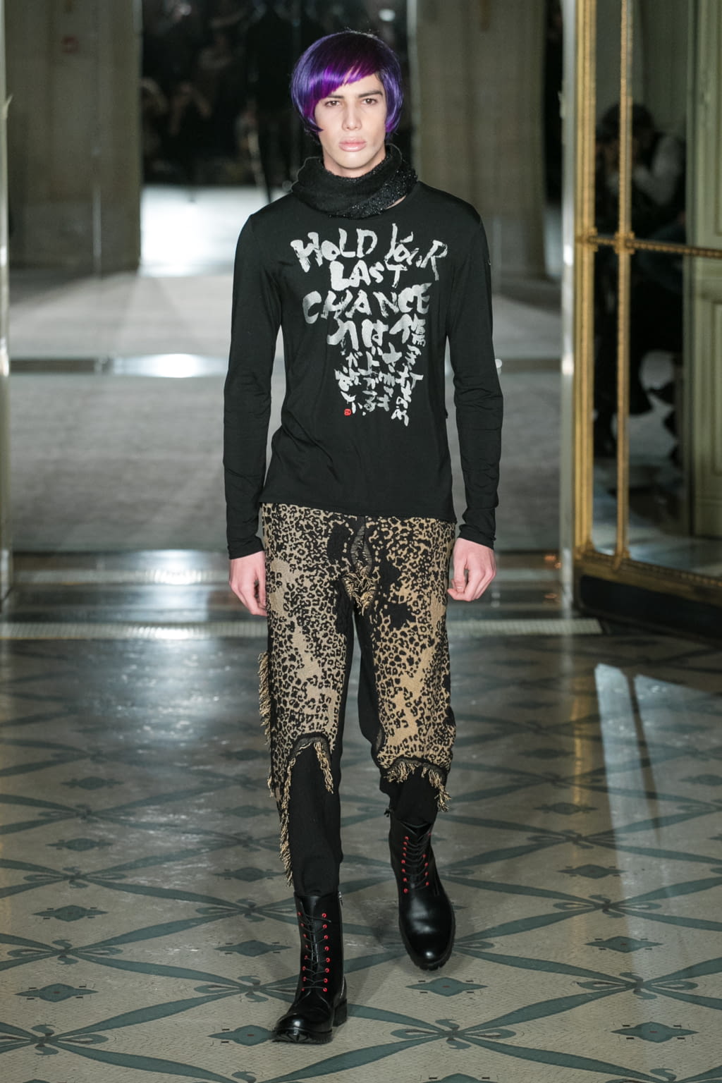 Fashion Week Paris Fall/Winter 2018 look 13 from the Rynshu collection 男装
