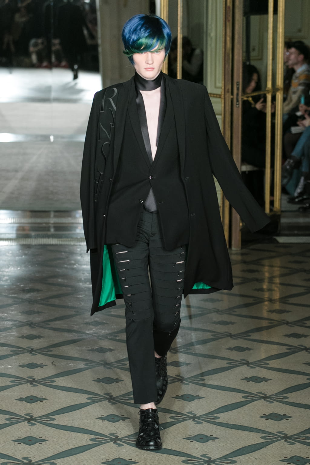 Fashion Week Paris Fall/Winter 2018 look 20 from the Rynshu collection menswear