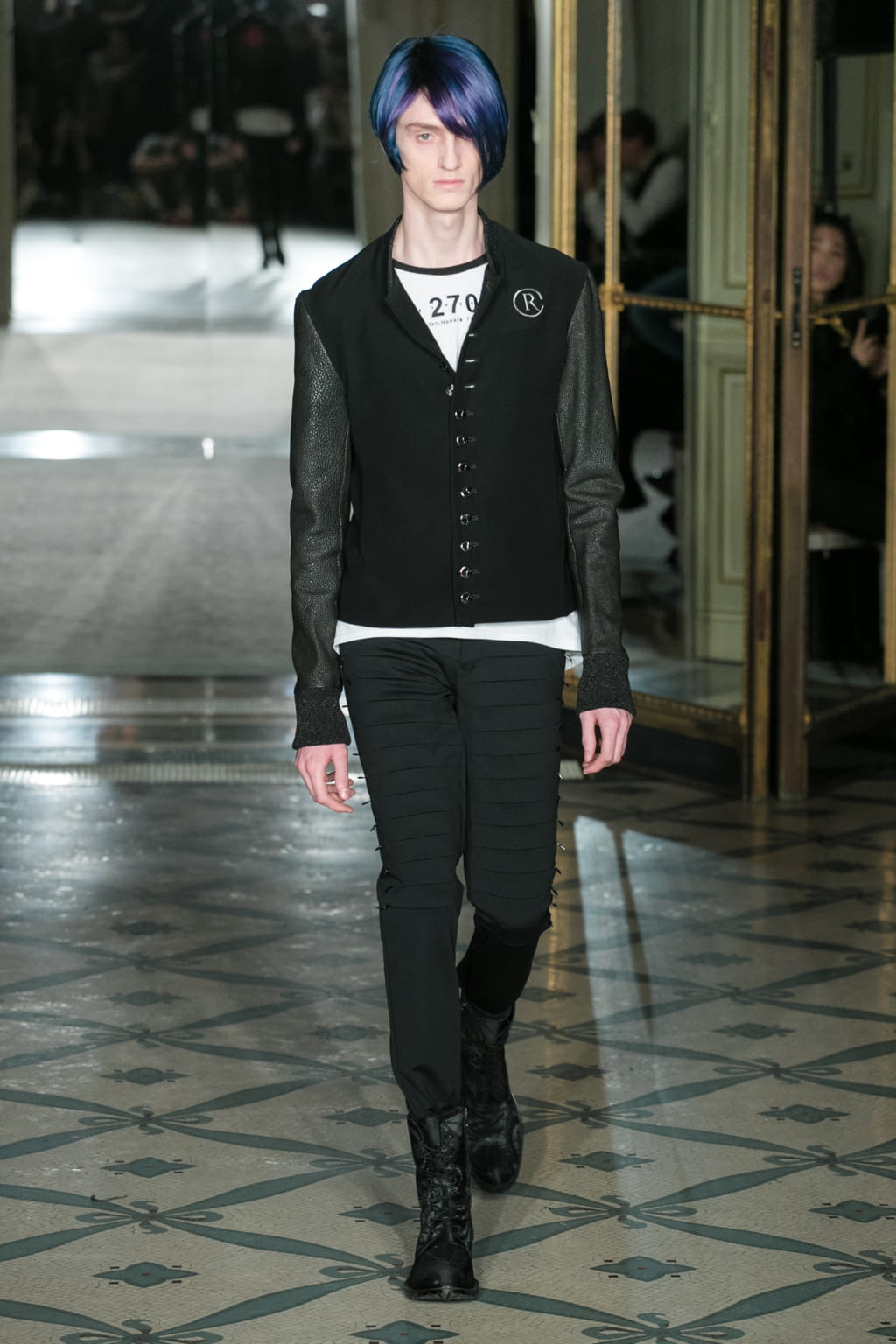 Fashion Week Paris Fall/Winter 2018 look 21 from the Rynshu collection 男装