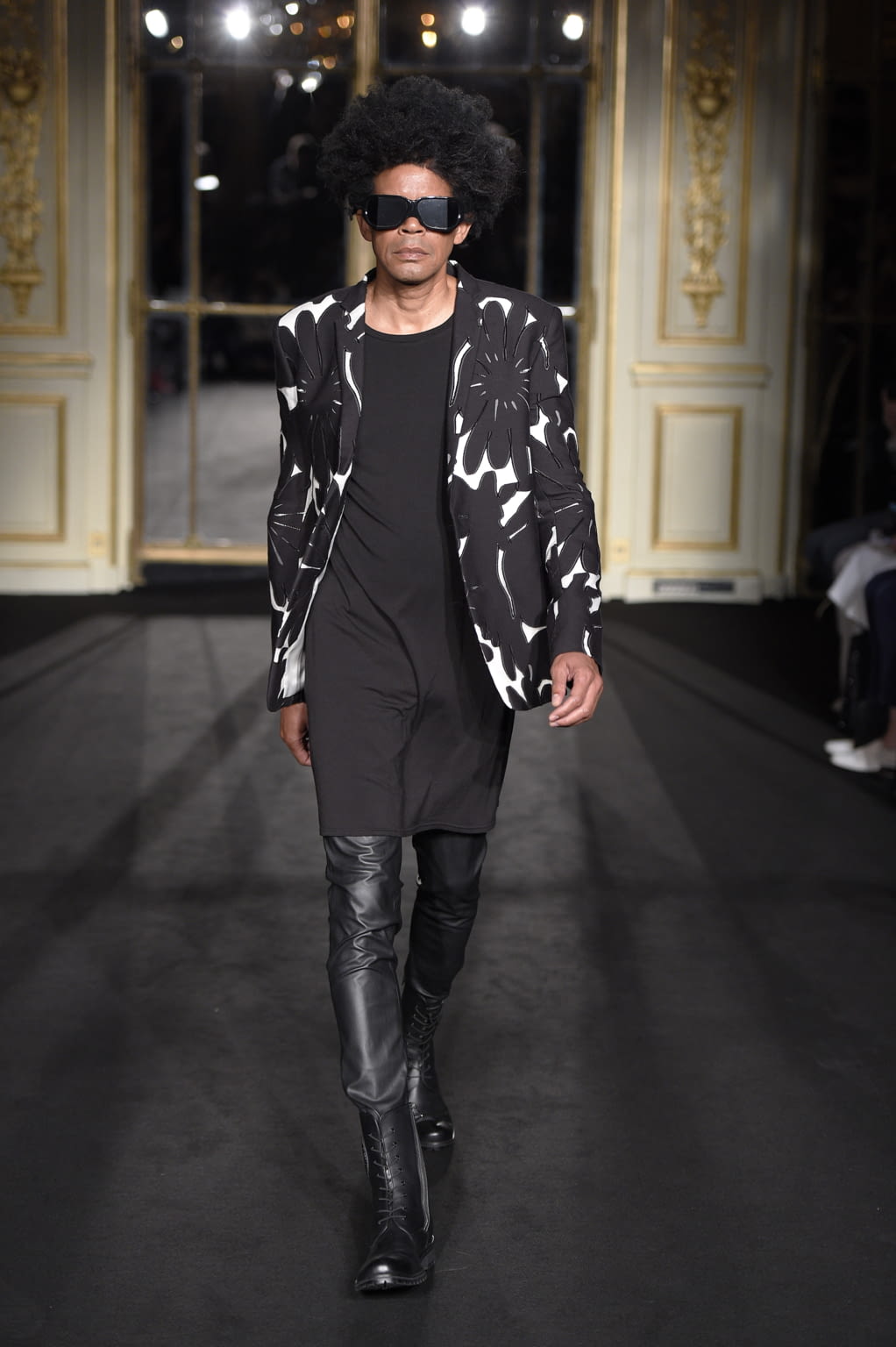 Fashion Week Paris Spring/Summer 2017 look 12 from the Rynshu collection menswear